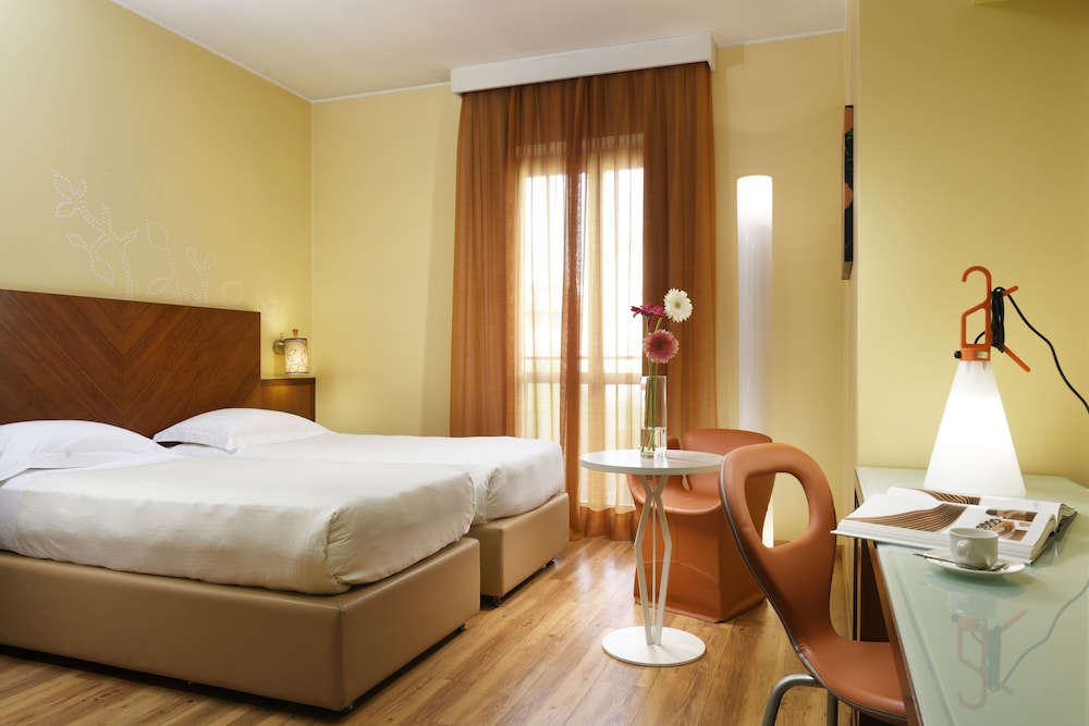 UNA Hotels Mediterraneo Milano — Hotel rooms in Milan, Lombardy