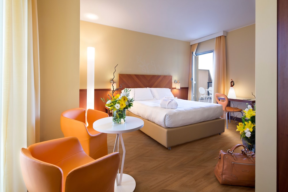 UNA Hotels Mediterraneo Milano — Hotel rooms in Milan, Lombardy