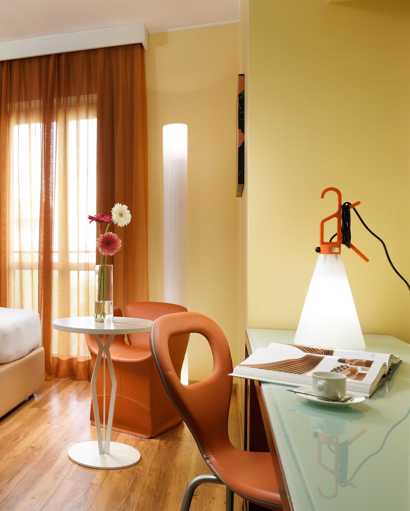 UNA Hotels Mediterraneo Milano — Hotel rooms in Milan, Lombardy
