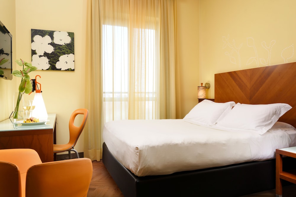UNA Hotels Mediterraneo Milano — Hotel rooms in Milan, Lombardy