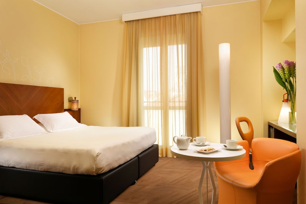 UNA Hotels Mediterraneo Milano — Hotel rooms in Milan, Lombardy