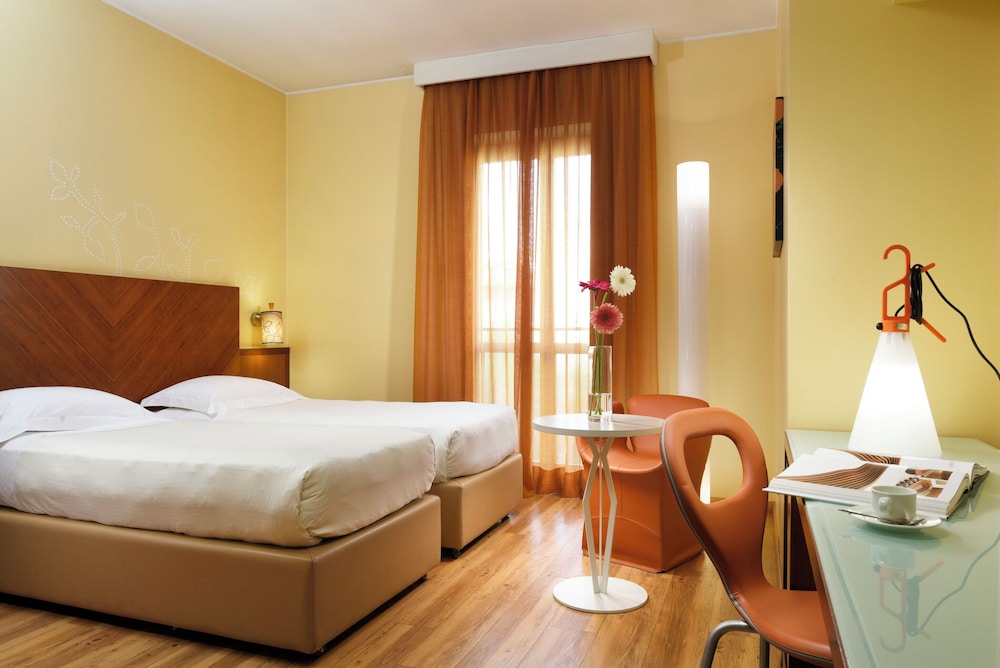 UNA Hotels Mediterraneo Milano — Hotel rooms in Milan, Lombardy