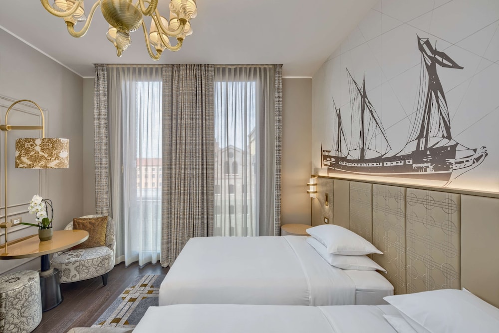 Hilton Molino Stucky Venice — Hotel rooms in Venice, Veneto