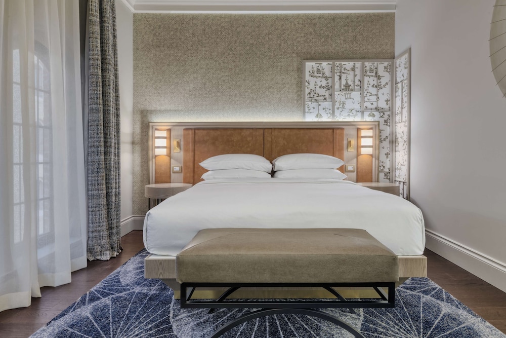 Hilton Molino Stucky Venice — Hotel rooms in Venice, Veneto