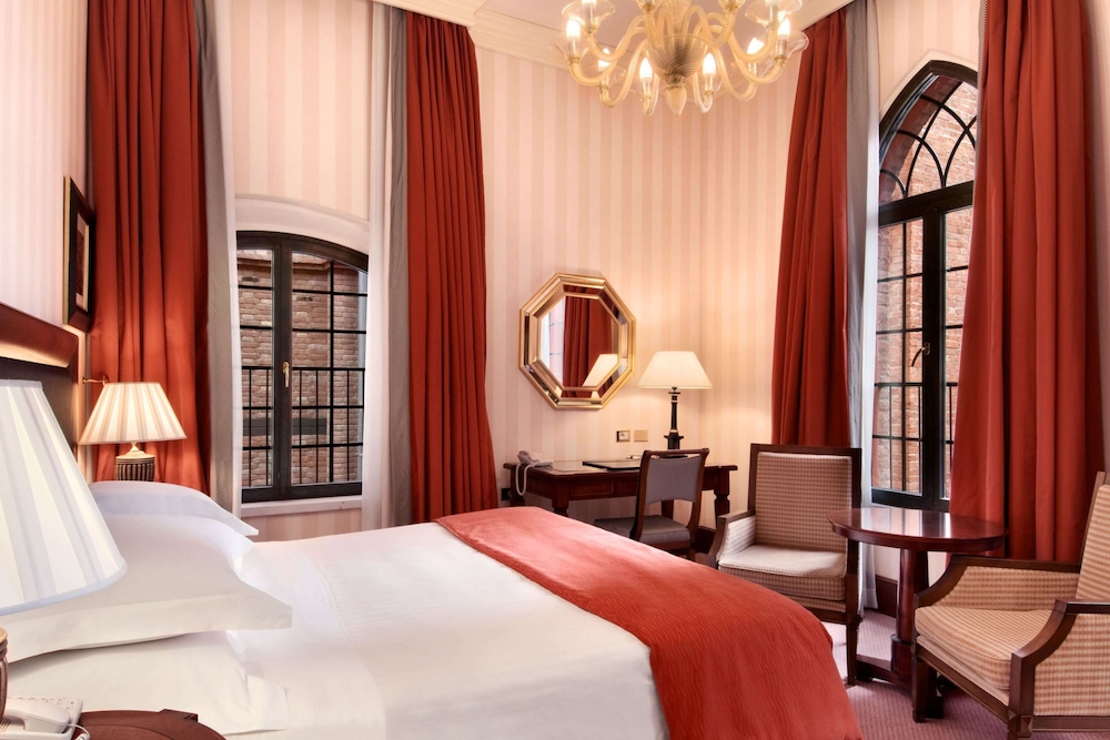 Hilton Molino Stucky Venice — Hotel rooms in Venice, Veneto