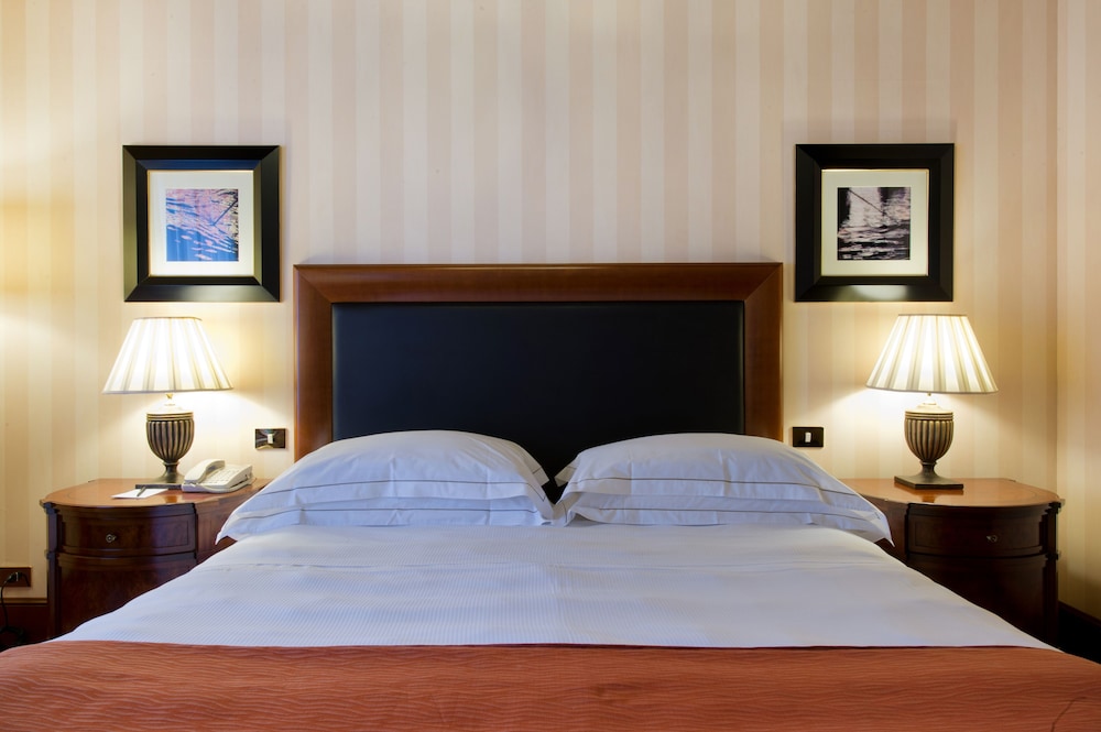 Hilton Molino Stucky Venice — Hotel rooms in Venice, Veneto