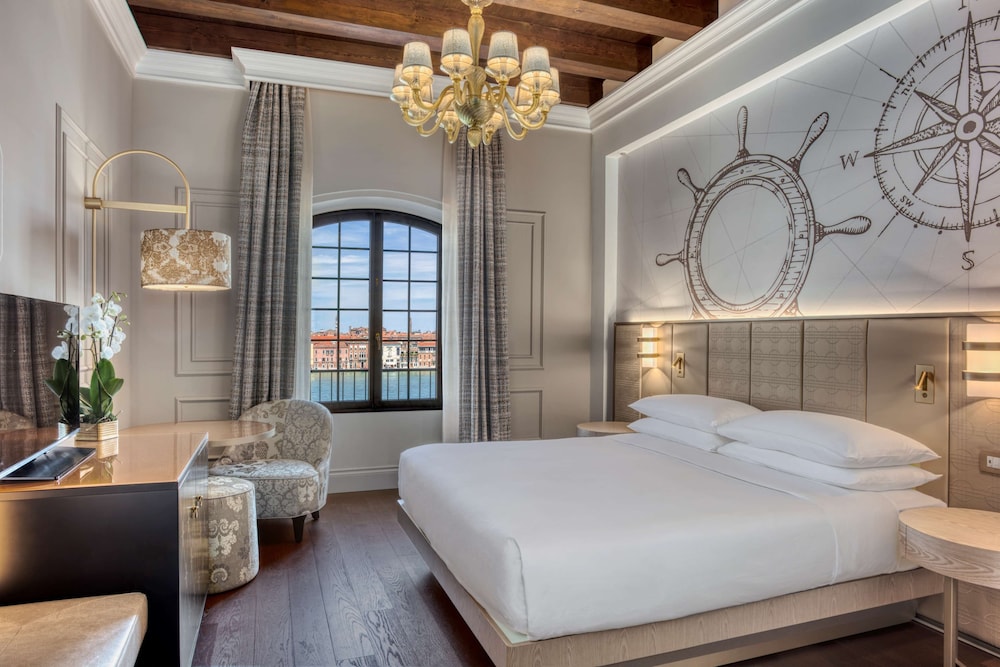 Hilton Molino Stucky Venice — Hotel rooms in Venice, Veneto
