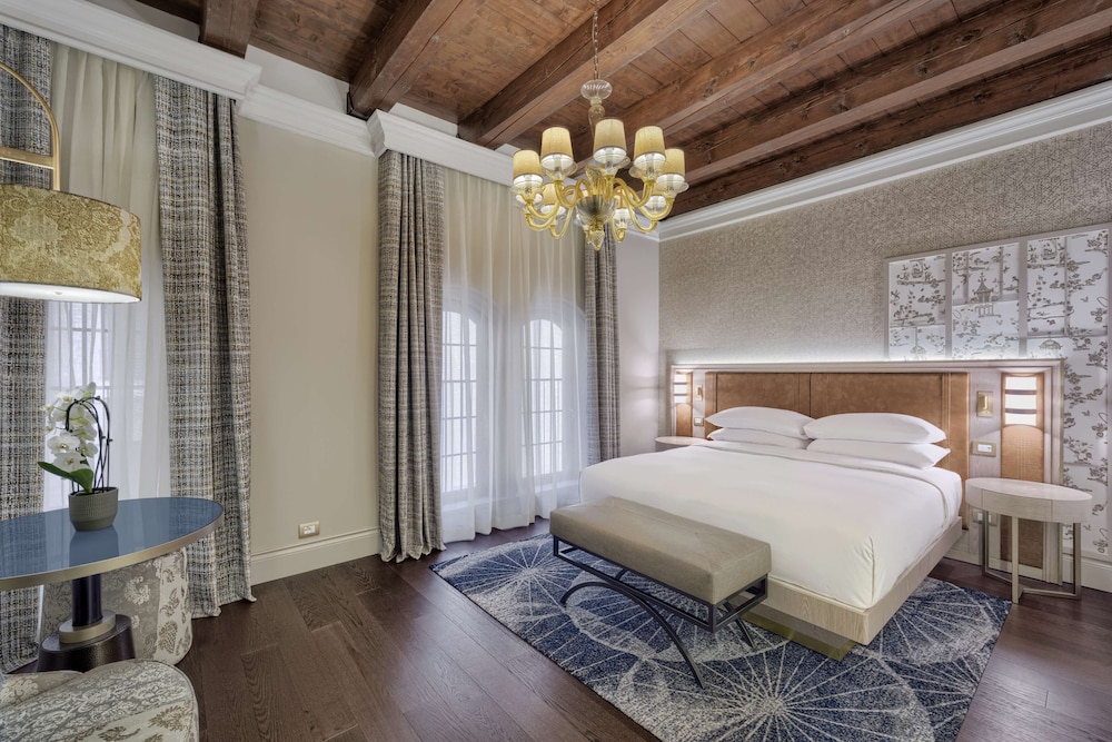 Hilton Molino Stucky Venice — Hotel rooms in Venice, Veneto