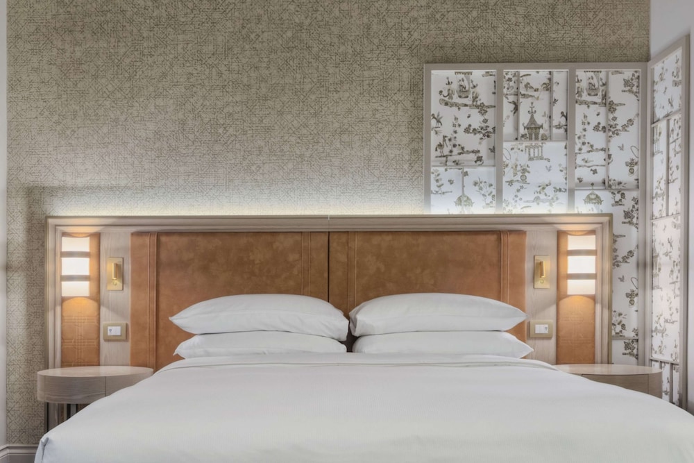 Hilton Molino Stucky Venice — Hotel rooms in Venice, Veneto