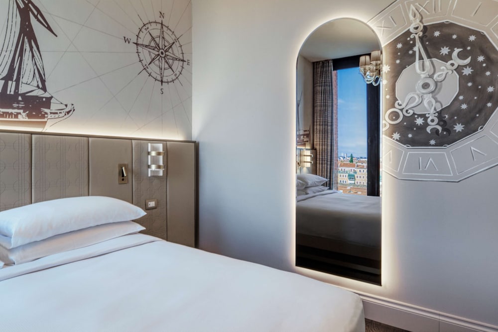 Hilton Molino Stucky Venice — Hotel rooms in Venice, Veneto