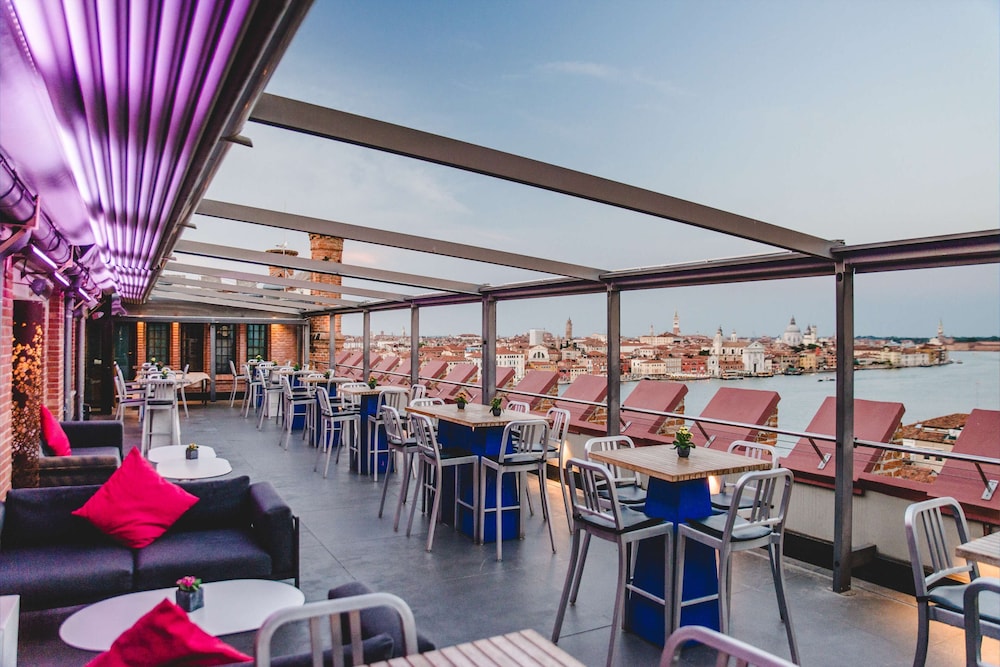 Hilton Molino Stucky Venice — Restaurant & bars in Venice, Veneto
