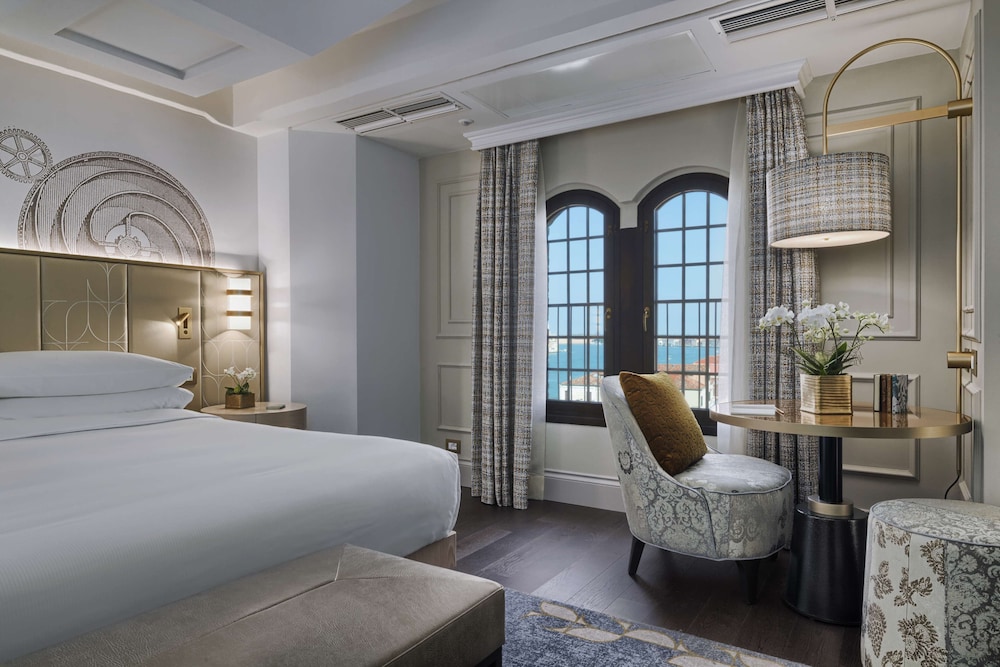 Hilton Molino Stucky Venice — Hotel rooms in Venice, Veneto