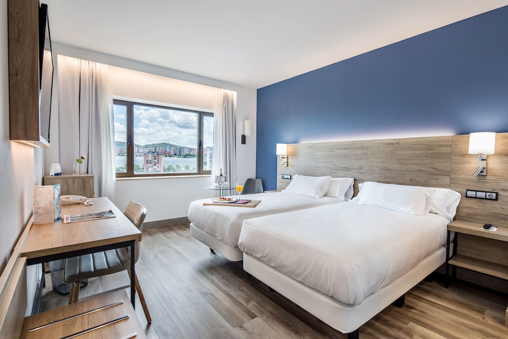 Hotel Puerta de Bilbao - zdjęcie 5