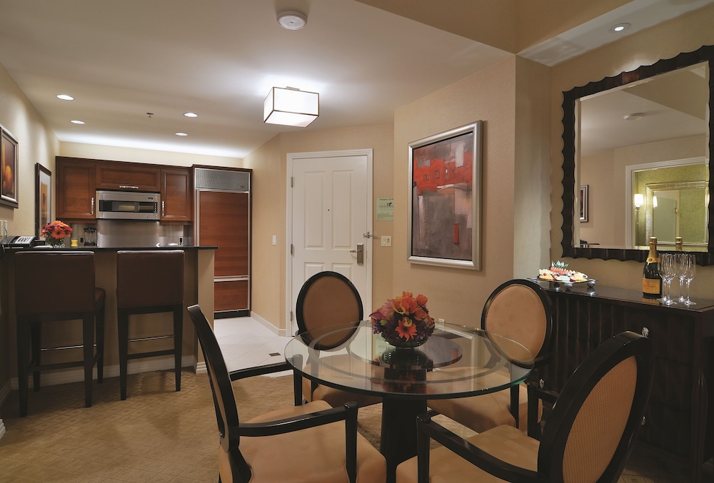 The Signature at MGM Grand (All Suites) — Hotel rooms in Las Vegas, Nevada