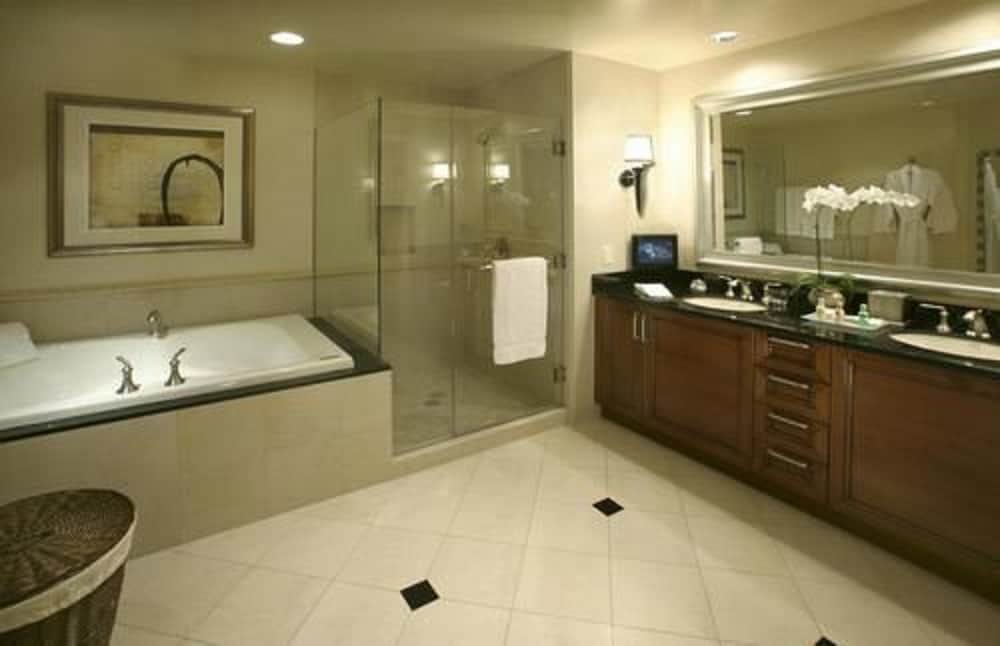 The Signature at MGM Grand (All Suites) — Hotel rooms in Las Vegas, Nevada