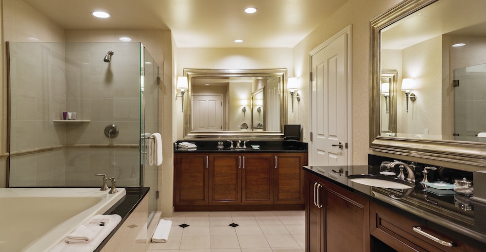 The Signature at MGM Grand (All Suites) — Hotel rooms in Las Vegas, Nevada