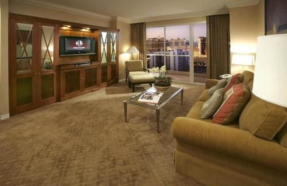 The Signature at MGM Grand (All Suites) — Hotel rooms in Las Vegas, Nevada
