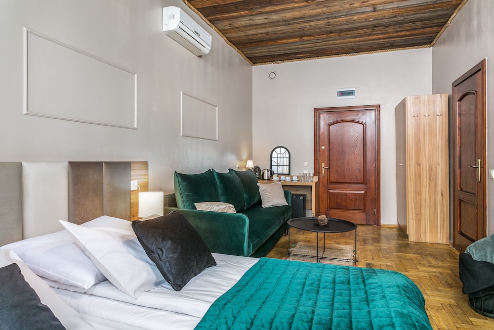 Aparthotel Pergamin — Hotel rooms in Krakow, Lesser Poland