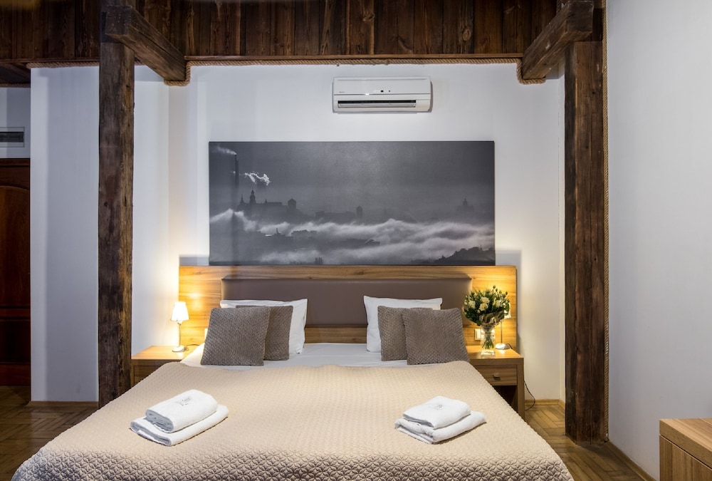 Aparthotel Pergamin — Hotel rooms in Krakow, Lesser Poland