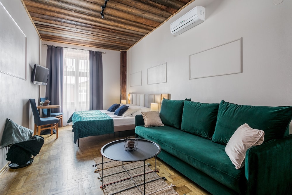 Aparthotel Pergamin — Hotel rooms in Krakow, Lesser Poland