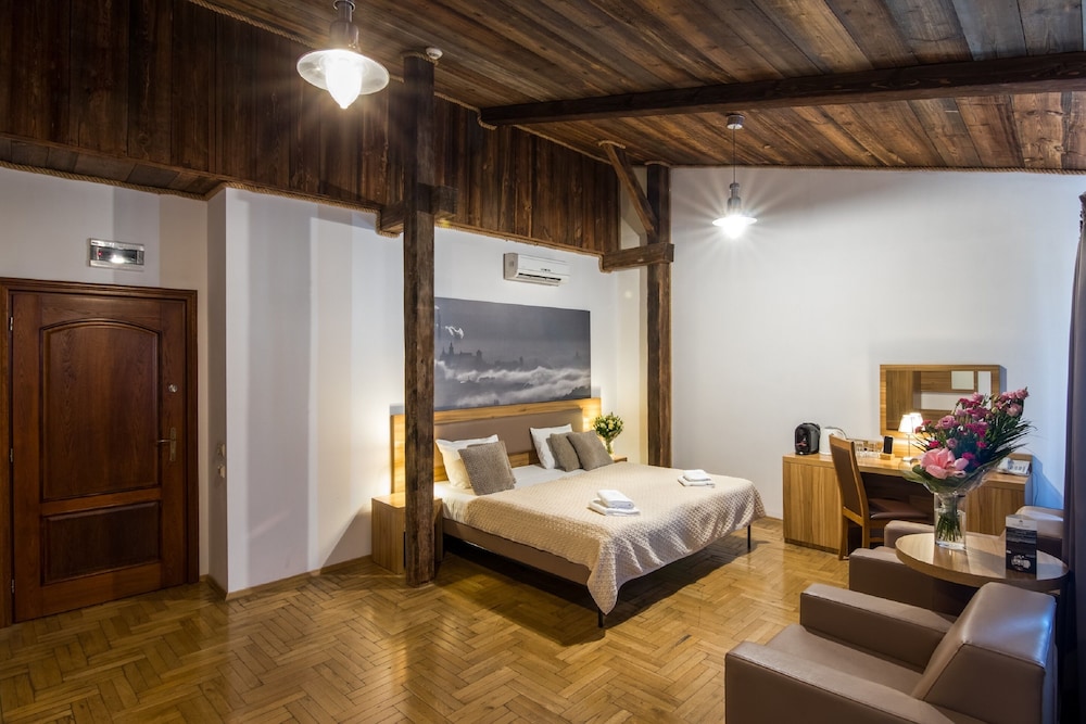 Aparthotel Pergamin — Hotel rooms in Krakow, Lesser Poland