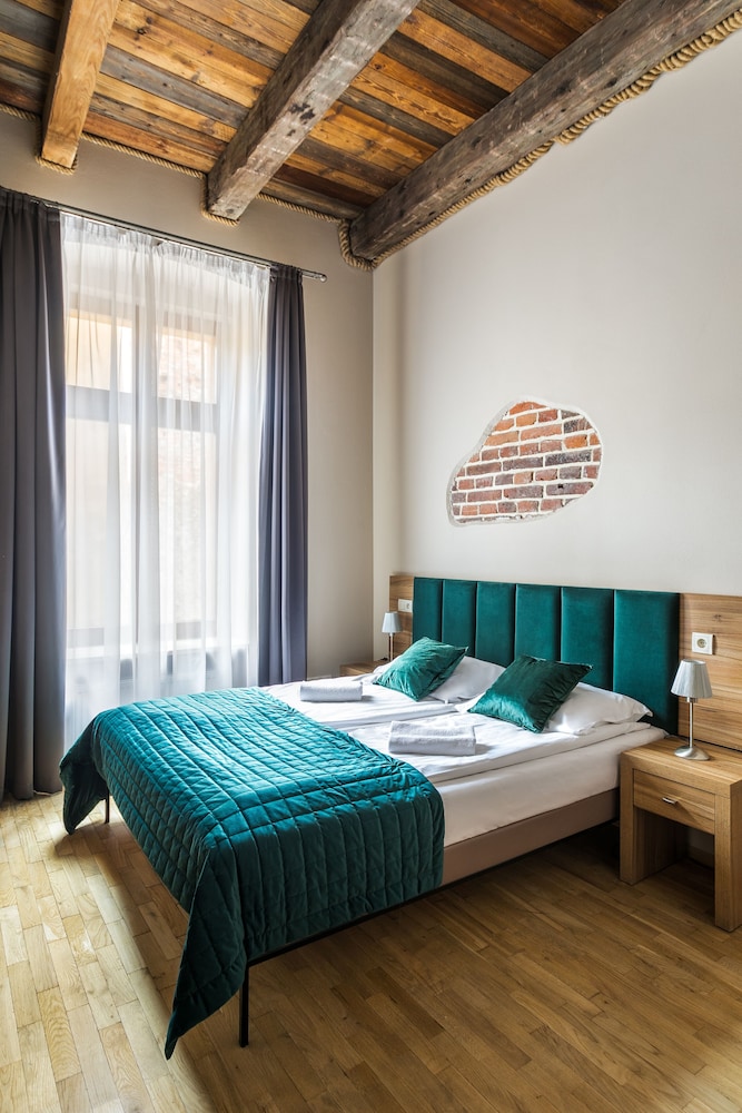 Aparthotel Pergamin — Hotel rooms in Krakow, Lesser Poland