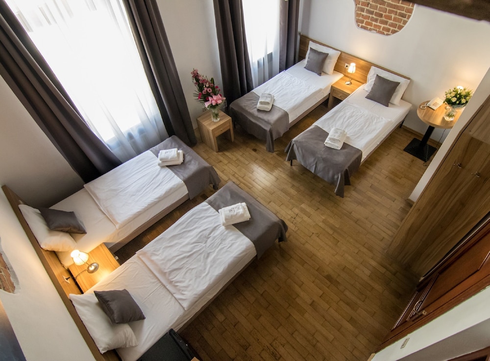 Aparthotel Pergamin — Hotel rooms in Krakow, Lesser Poland