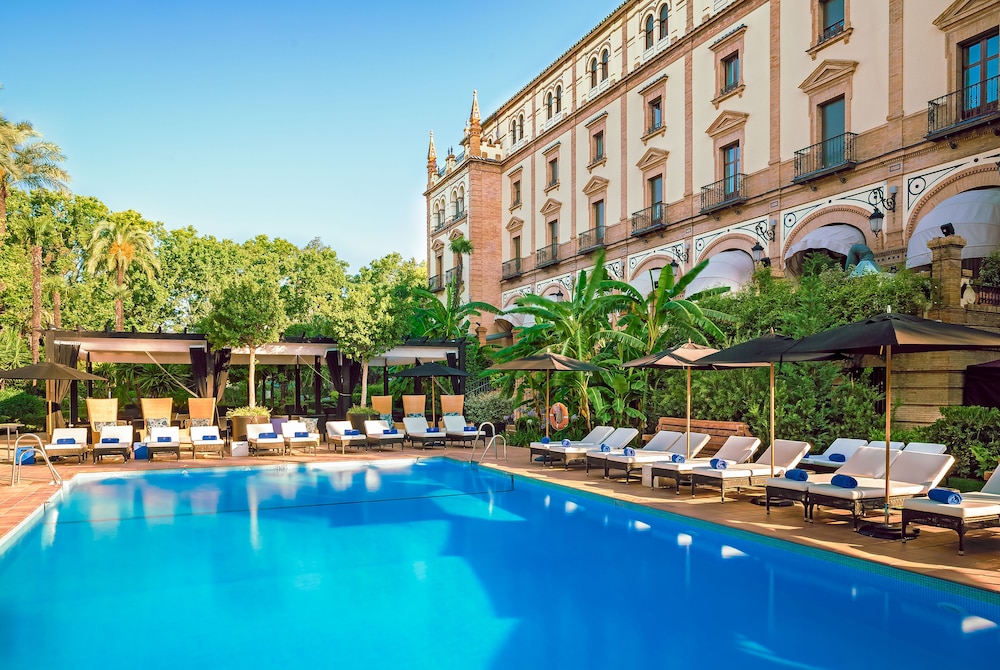 Hotel Alfonso XIII, a Luxury Collection Hotel, Seville — Swimming pool in Seville, Andalusia