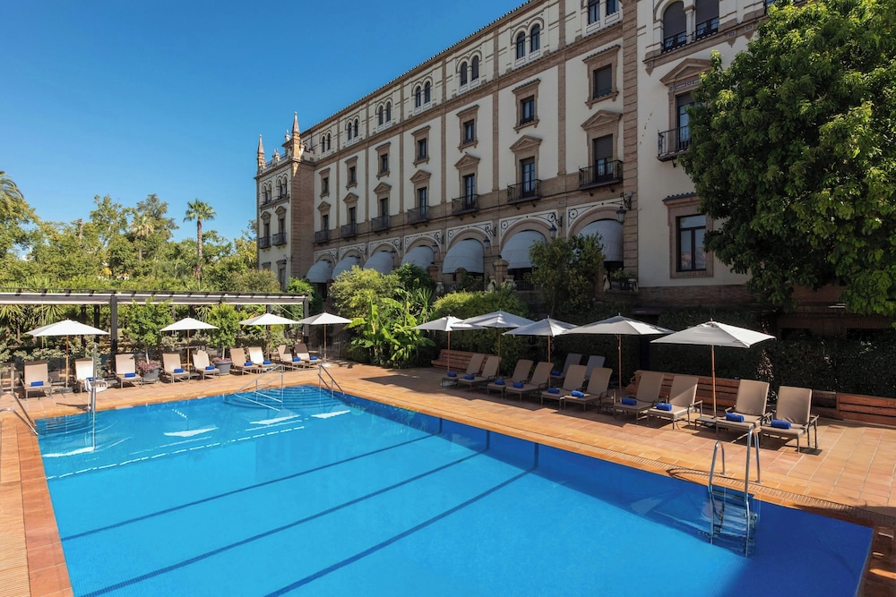 Hotel Alfonso XIII, a Luxury Collection Hotel, Seville — Swimming pool in Seville, Andalusia