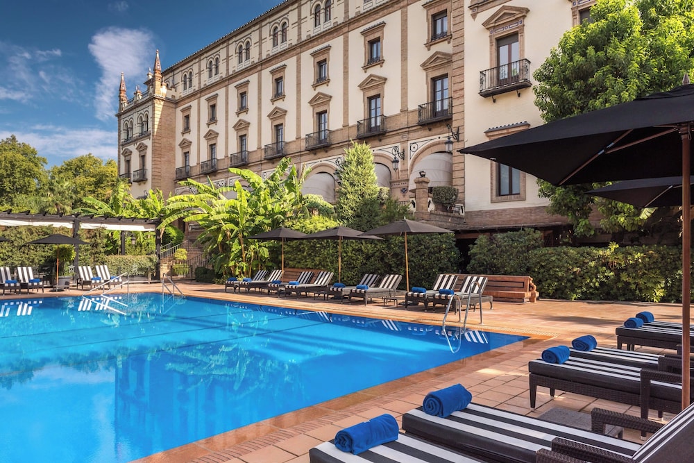 Hotel Alfonso XIII, a Luxury Collection Hotel, Seville — Swimming pool in Seville, Andalusia