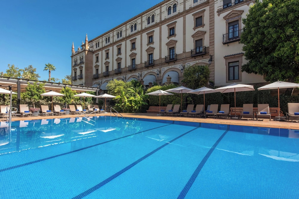 Hotel Alfonso XIII, a Luxury Collection Hotel, Seville — Swimming pool in Seville, Andalusia