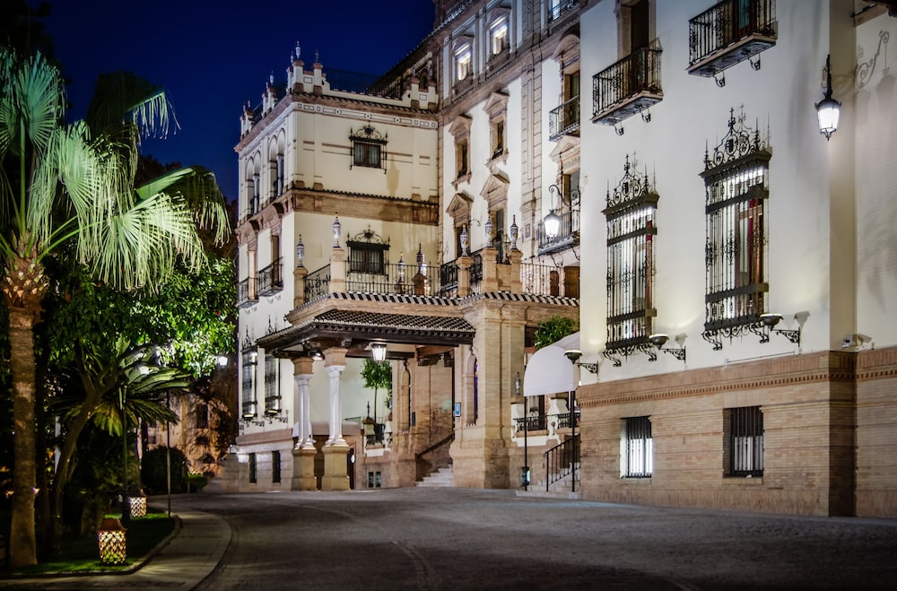 Hotel Alfonso XIII, a Luxury Collection Hotel, Seville — Hotel building in Seville, Andalusia