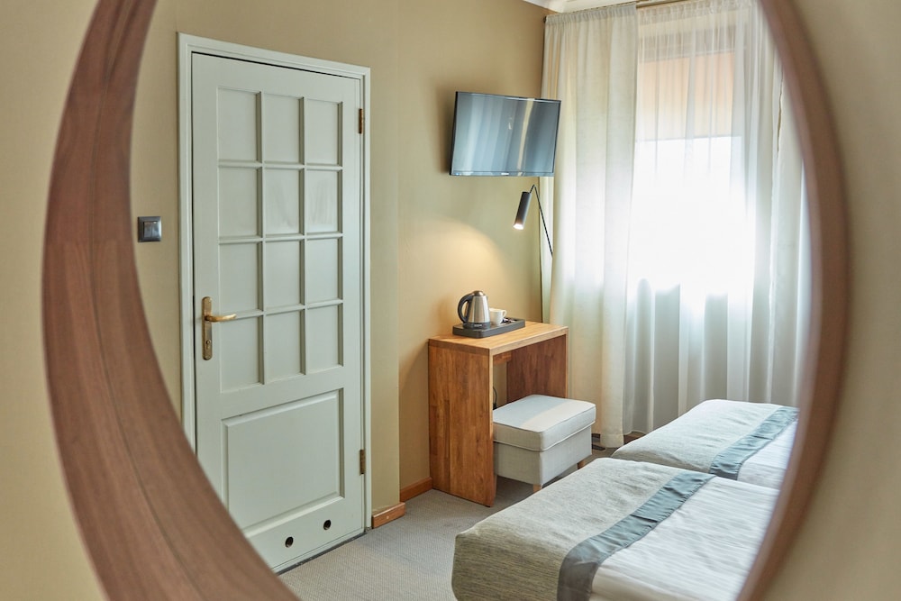 Hotel Batory — Hotel rooms in Krakow, Lesser Poland