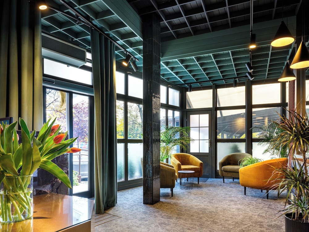 Hotel Batory — Hotel building in Krakow, Lesser Poland