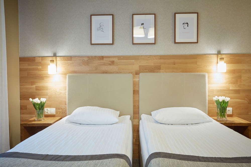 Hotel Batory — Hotel rooms in Krakow, Lesser Poland