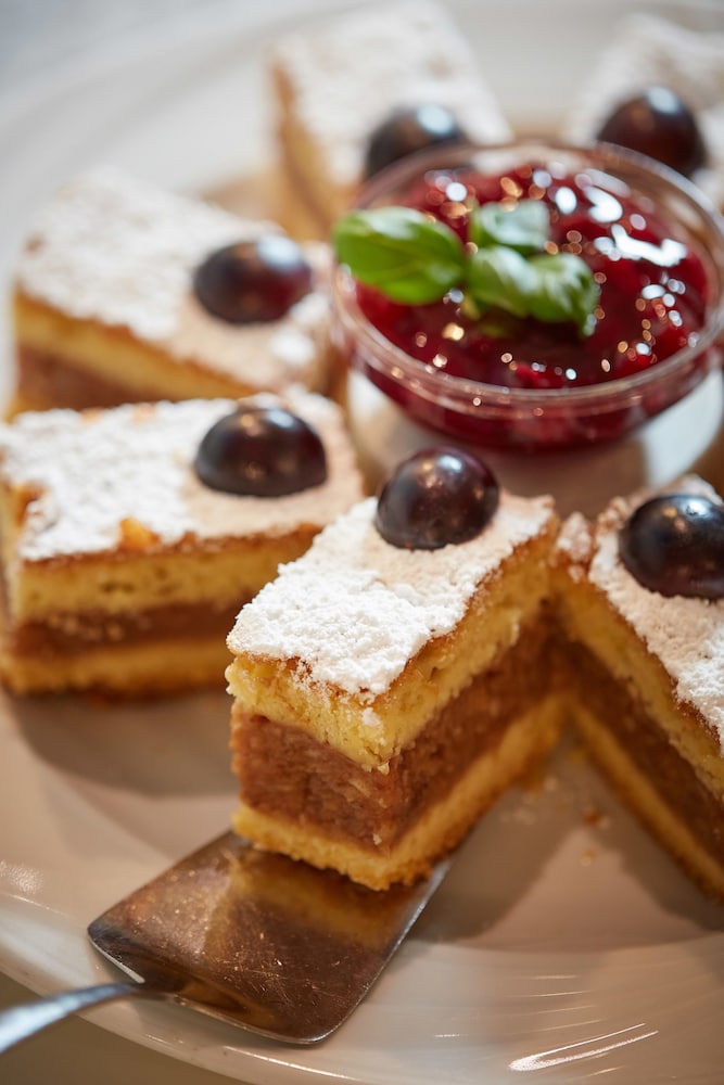 Hotel Batory — Restaurant & bars in Krakow, Lesser Poland