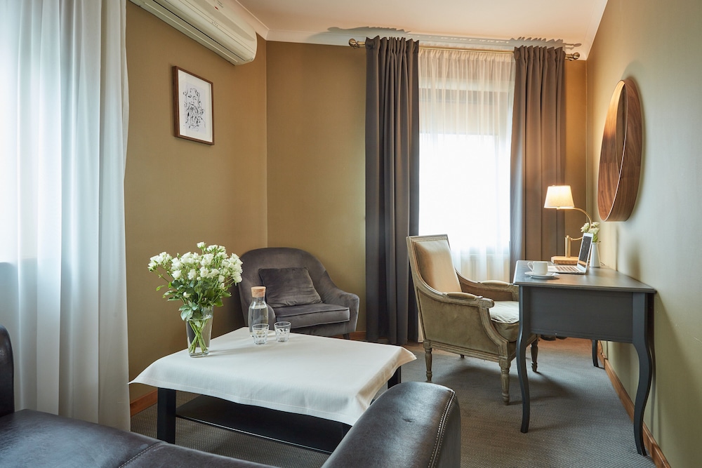 Hotel Batory — Hotel rooms in Krakow, Lesser Poland