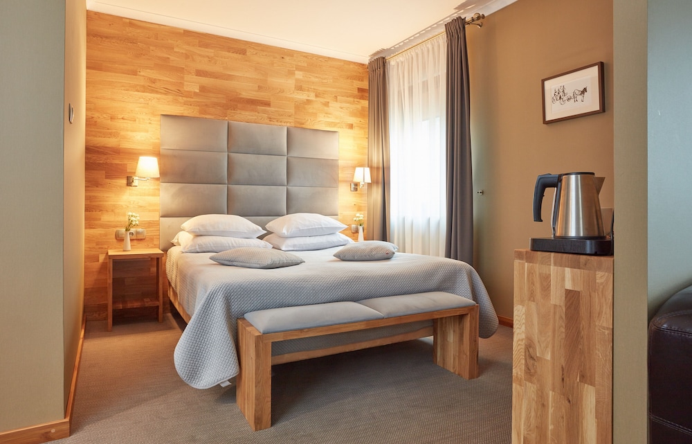 Hotel Batory — Hotel rooms in Krakow, Lesser Poland