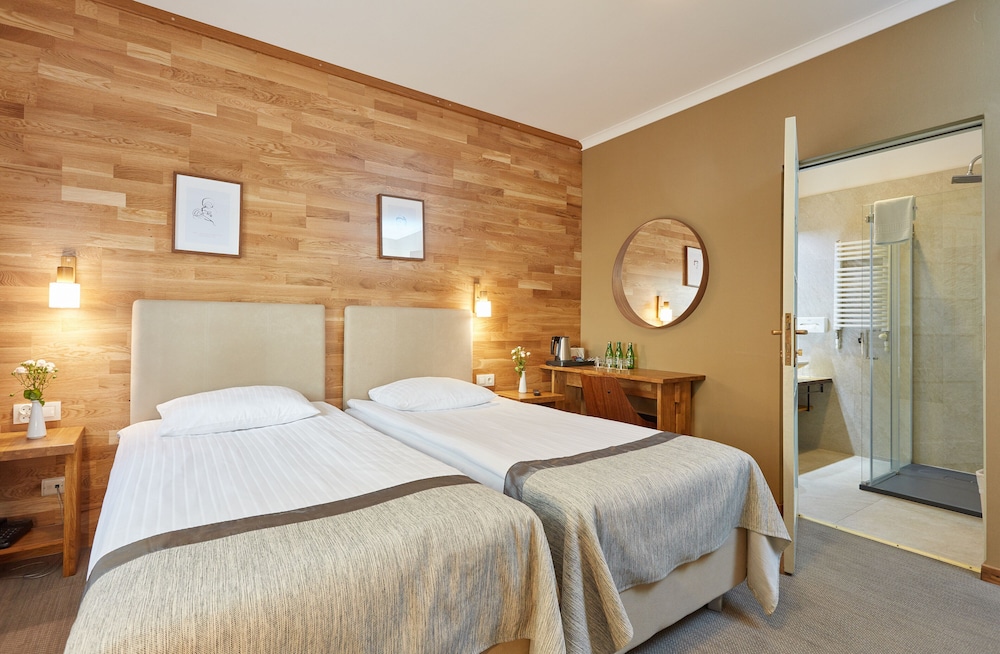 Hotel Batory — Hotel rooms in Krakow, Lesser Poland