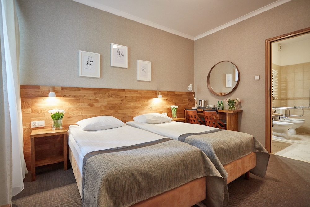 Hotel Batory — Hotel rooms in Krakow, Lesser Poland