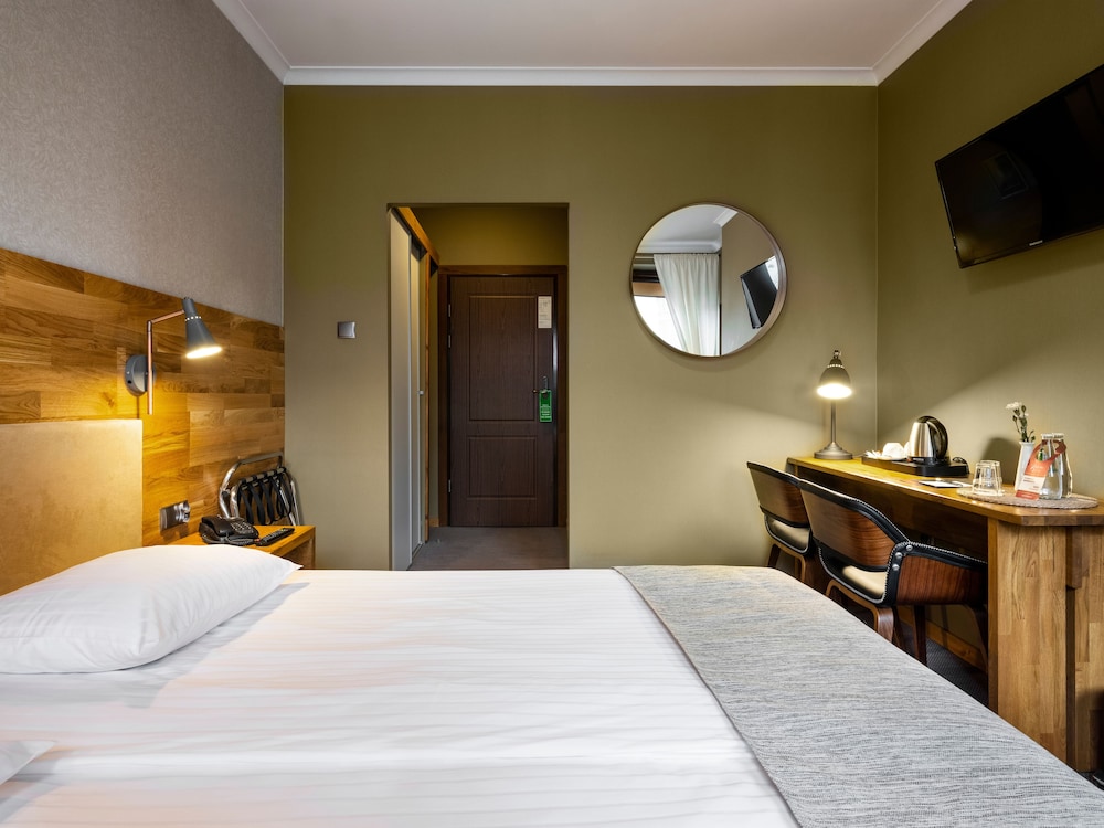 Hotel Batory — Hotel rooms in Krakow, Lesser Poland