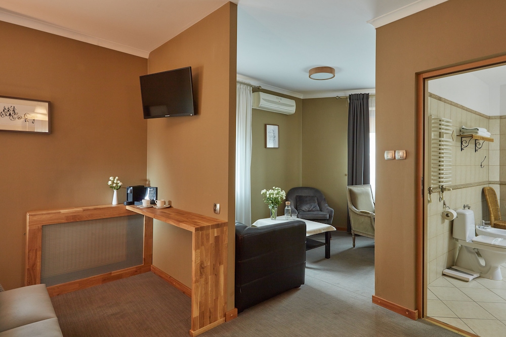 Hotel Batory — Hotel rooms in Krakow, Lesser Poland