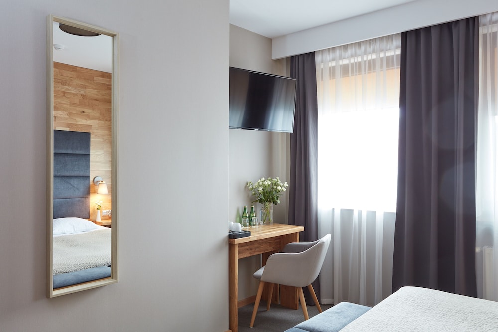 Hotel Batory — Hotel rooms in Krakow, Lesser Poland