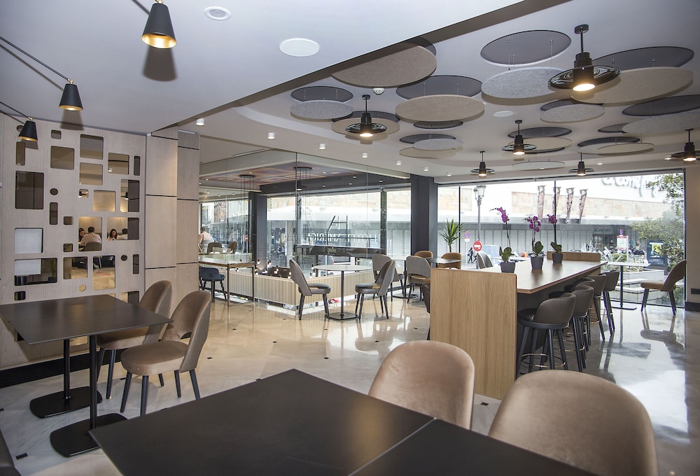 Hotel América Sevilla — Restaurant & bars in Seville, Andalusia