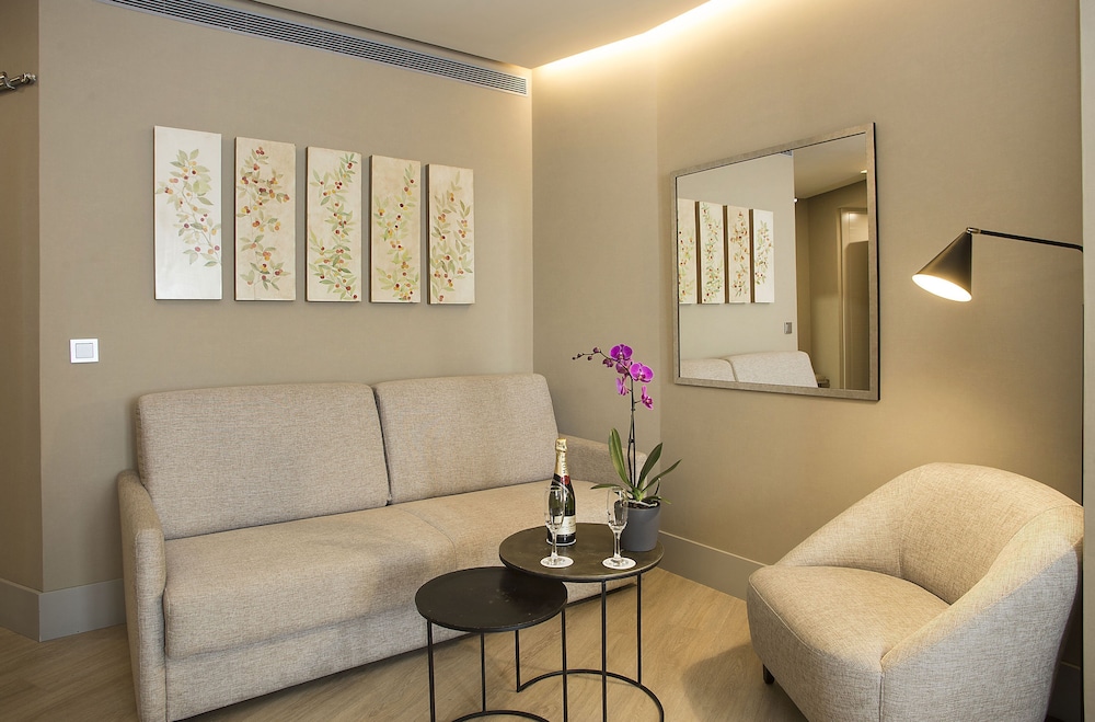 Hotel América Sevilla — Hotel rooms in Seville, Andalusia