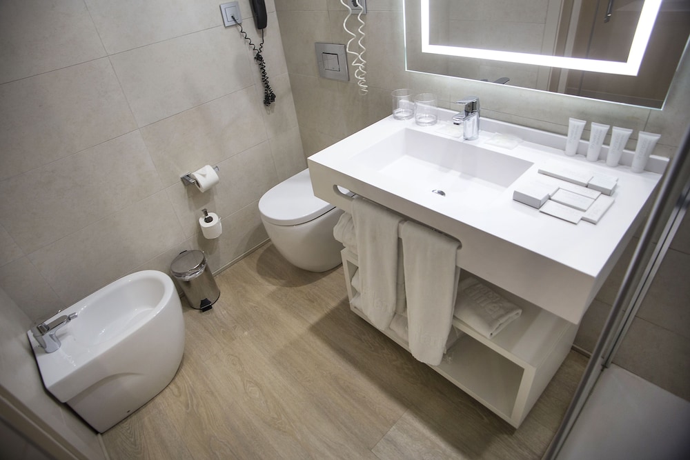 Hotel América Sevilla — Hotel rooms in Seville, Andalusia