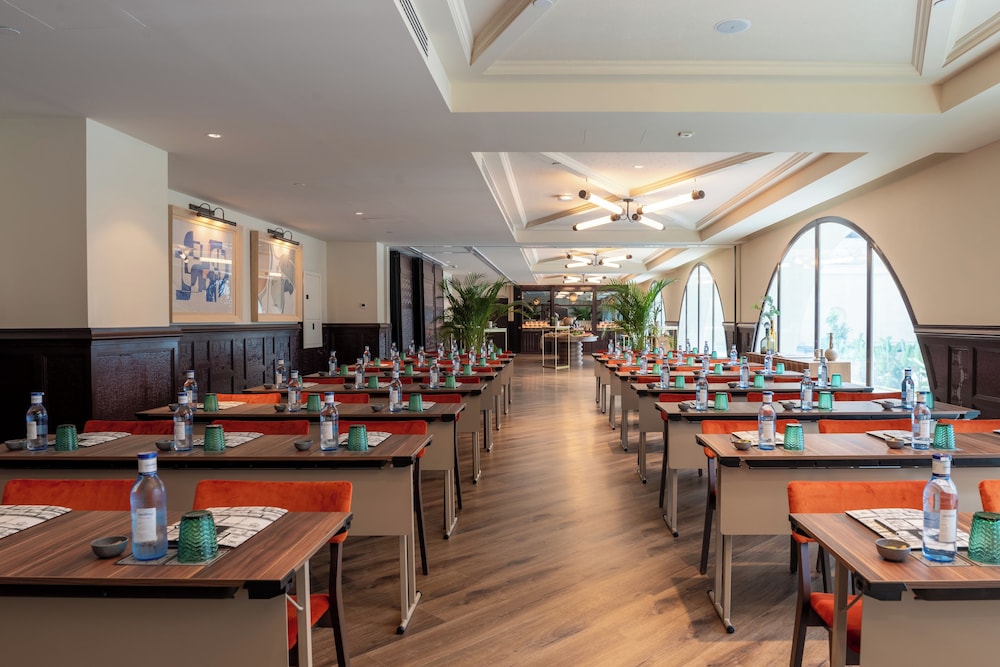 Only YOU Hotel Sevilla — Restaurant & bars in Seville, Andalusia