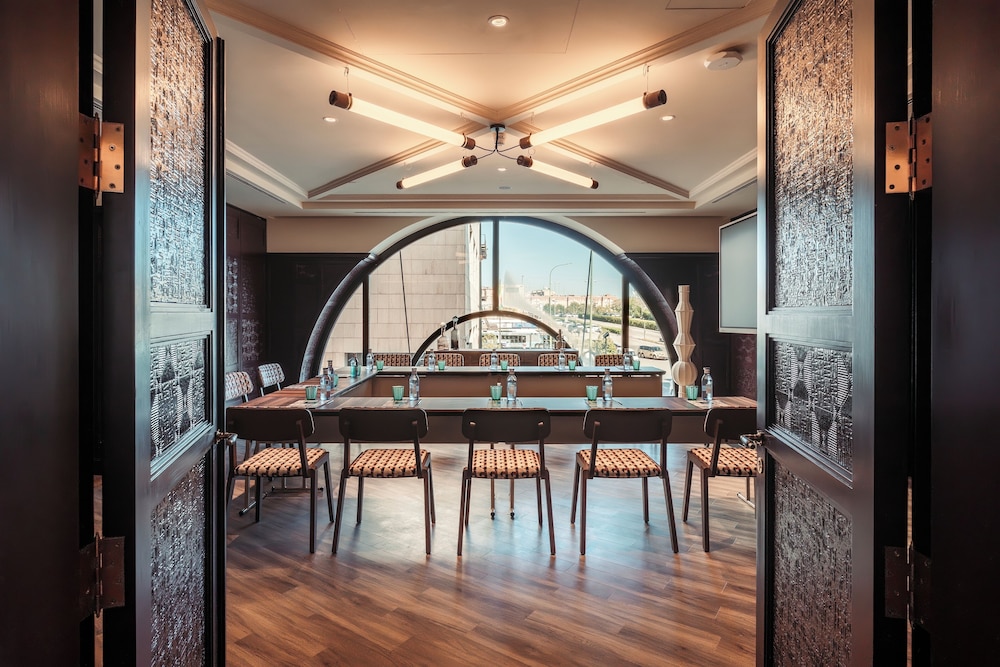 Only YOU Hotel Sevilla — Restaurant & bars in Seville, Andalusia