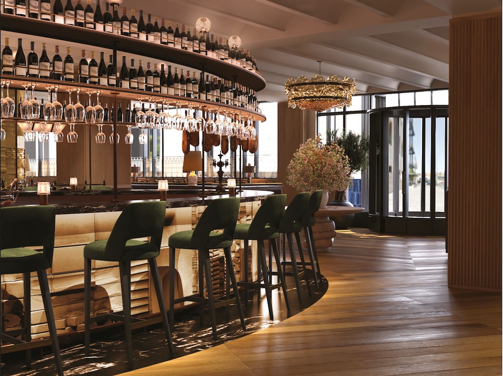 Only YOU Hotel Sevilla — Restaurant & bars in Seville, Andalusia