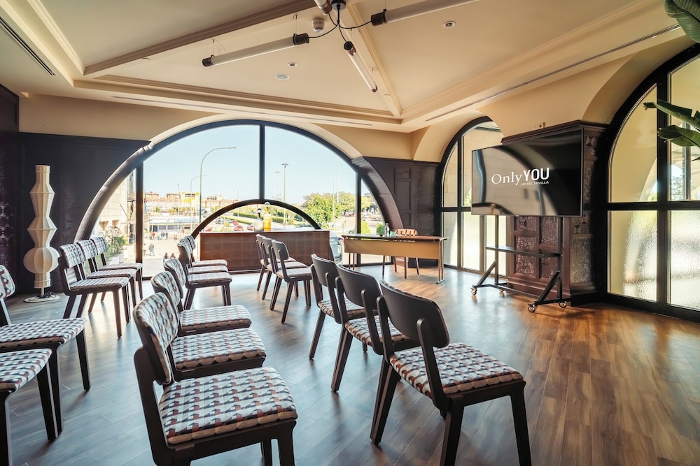 Only YOU Hotel Sevilla — Restaurant & bars in Seville, Andalusia